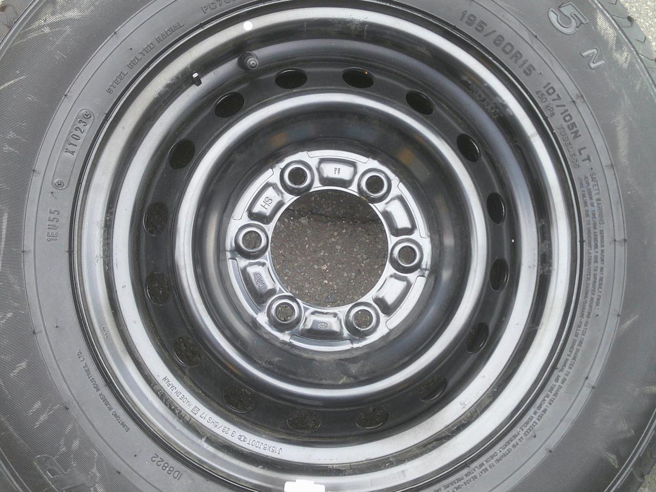 Комплект шин DUNLOP SP175 + штатные стальные диски Toyota Hiace 200 штатный стальные