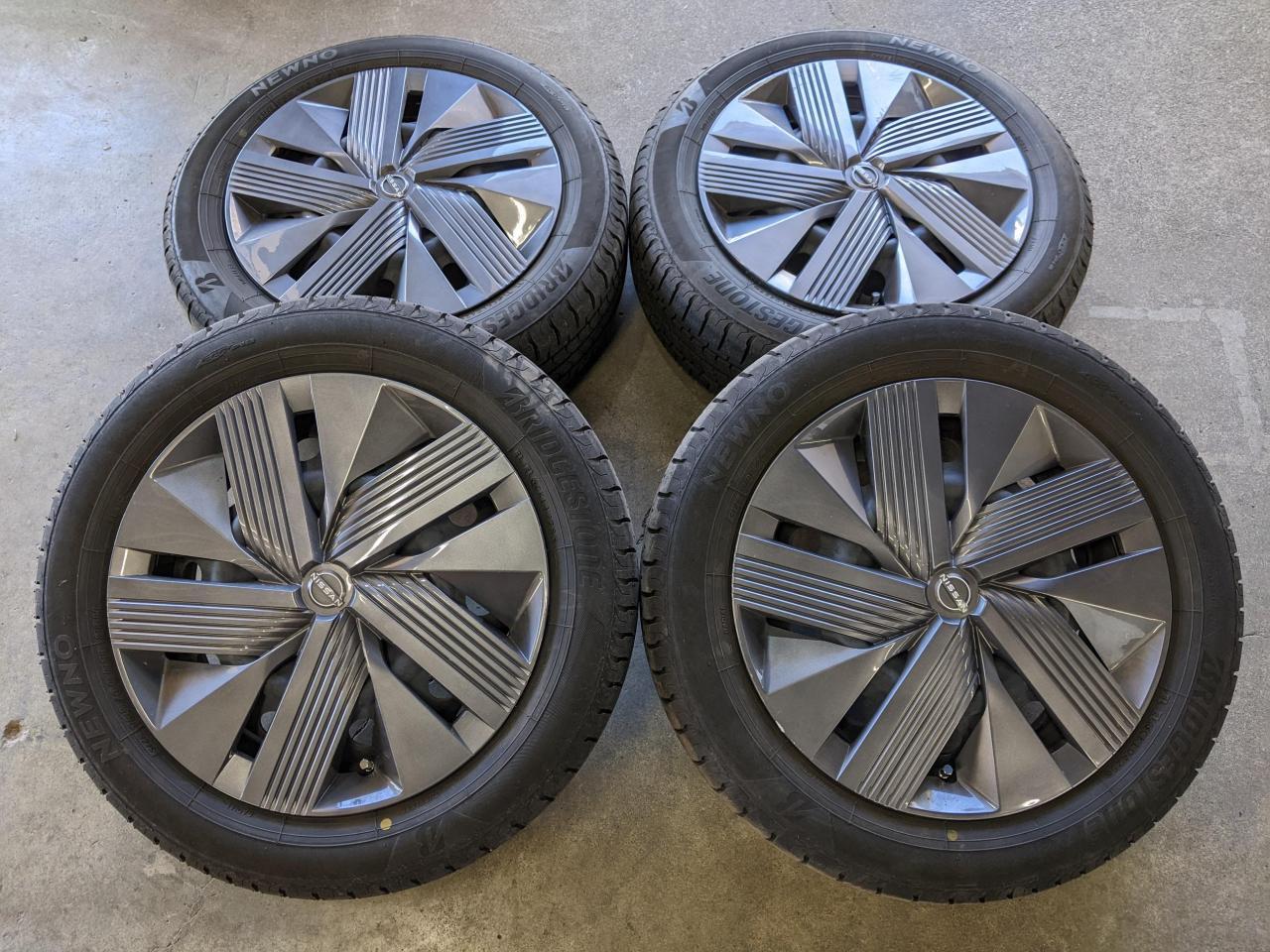 Комплект шин BRIDGESTONE NEWNO + штатные стальные диски Nissan Note E13