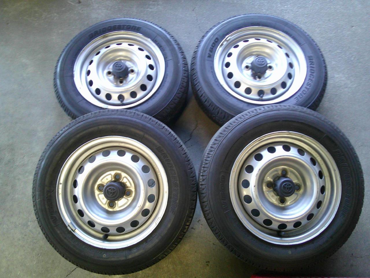 Комплект шин BRIDGESTONE V600 + штатные стальные диски Toyota