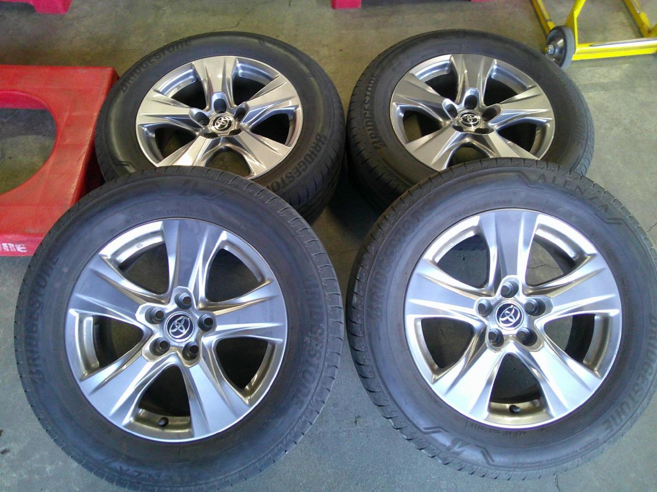 Комплект шин BRIDGESTONE ALENZA001 + штатные диски Toyota RAV4