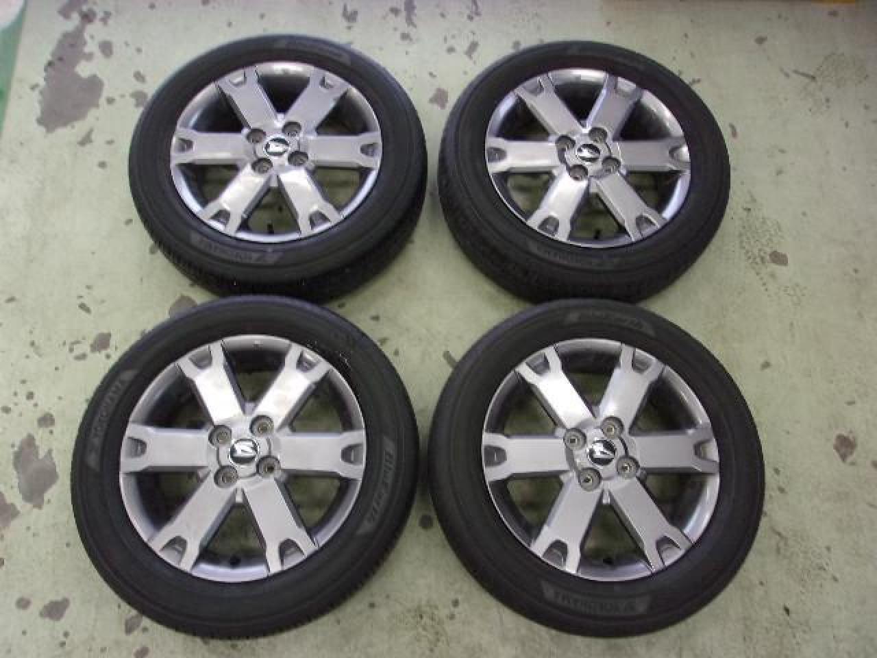 Комплект шин YOKOHAMA BluEarth AE01 + штатные диски Daihatsu