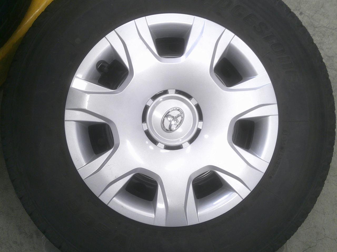 Комплект шин BRIDGESTONE ECOPIA R710+V600 + штатные стальные диски Toyota Hiace 200