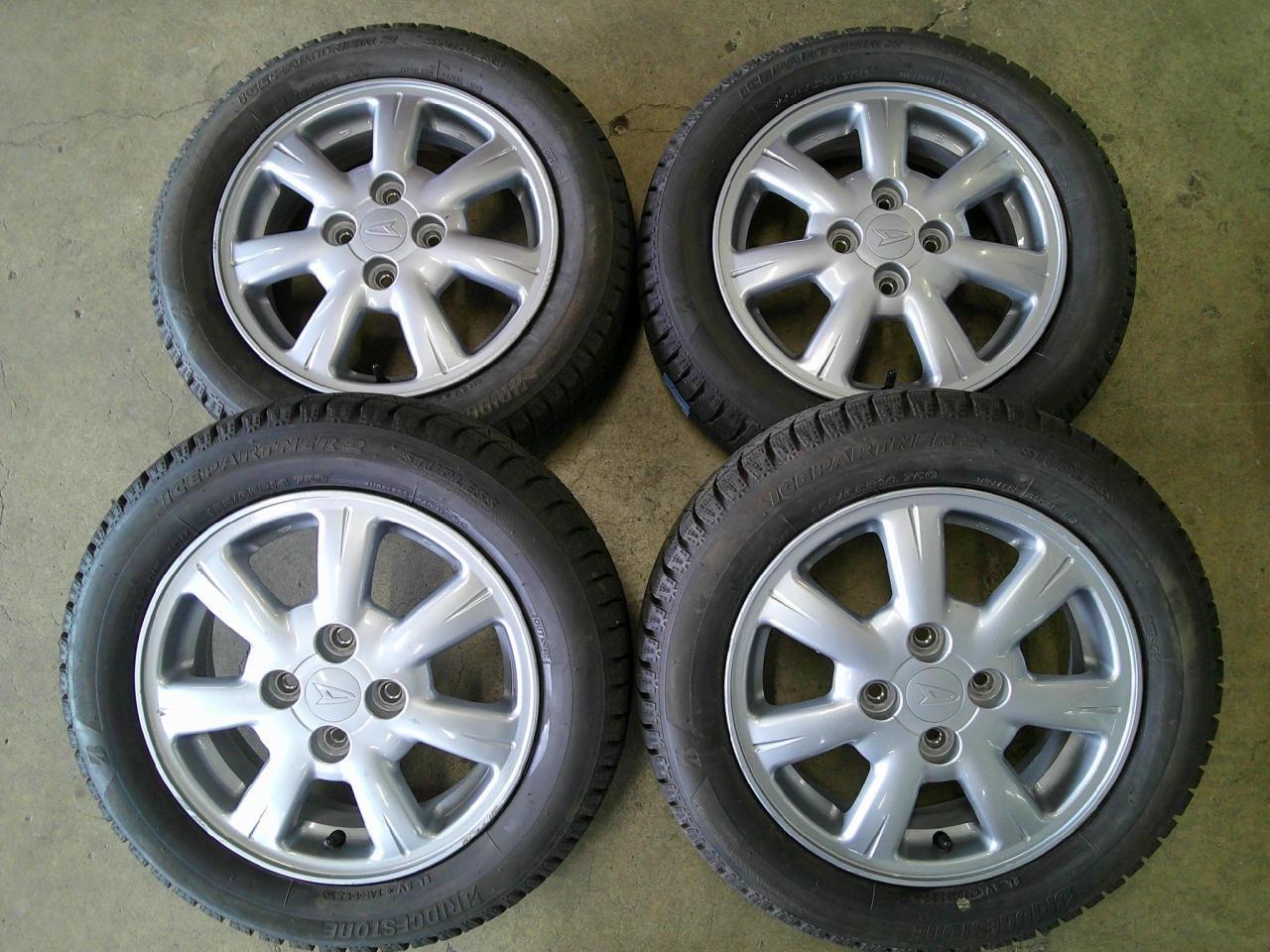 Комплект шин BRIDGESTONE ICEPARTNER2 + штатные диски Daihatsu штатный диски со спицами
