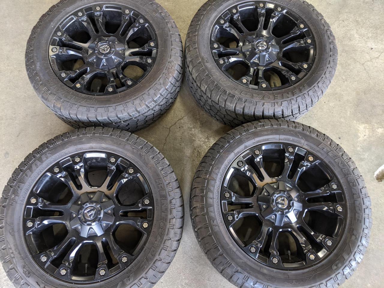 Комплект шин RADAR RENEGADE A/T5 + диски FUEL OFF-ROAD VAPOR D560