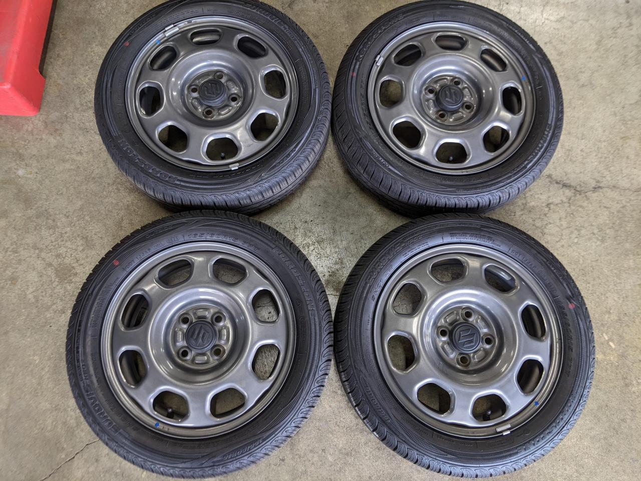Комплект шин ROADSTONE EUROVIS HP02 + штатные стальные диски Suzuki Hustler