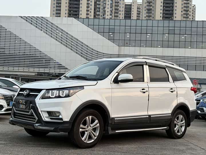 BAIC Huansu S3 2016 S3L 1.5L МКПП Премиум