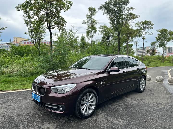 BMW 5 Series GT 2015 528i Leading