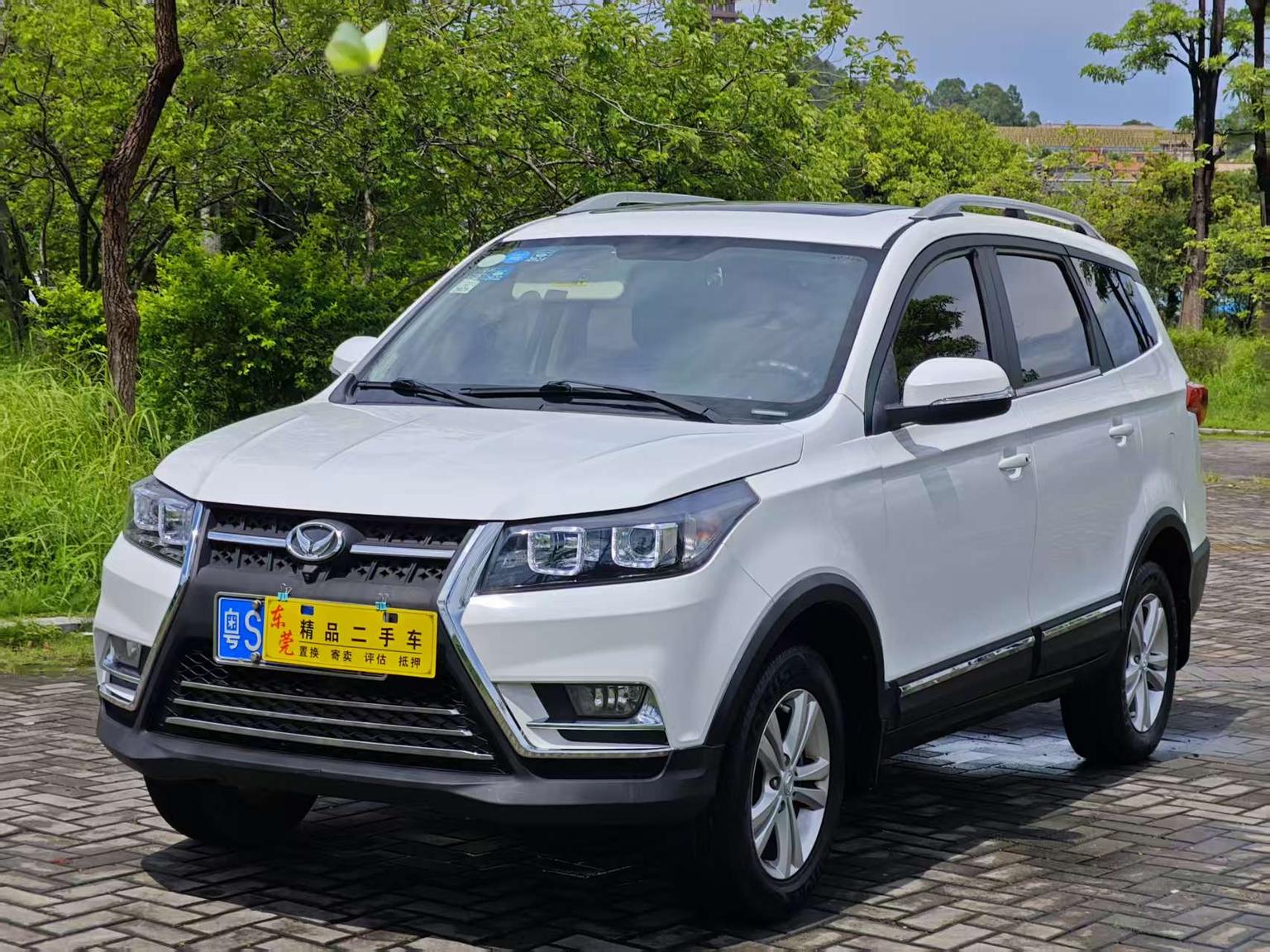 BAIC Huansu S3 2016 S3 L 1.5L МКПП Премиум