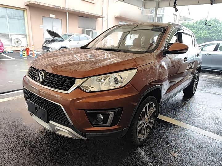 BAIC shen bao X35 2016 1.5L МКПП Luxury
