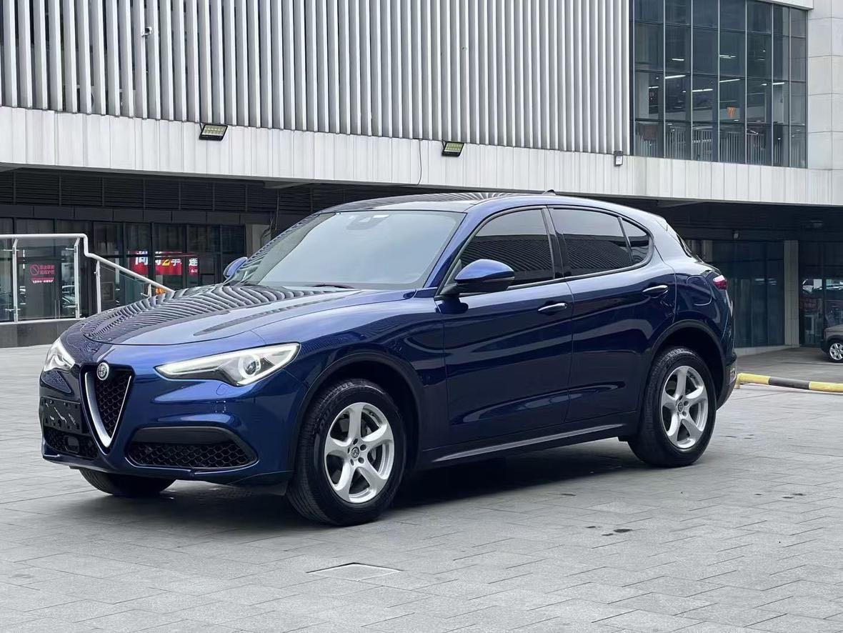Alfa Romeo Stelvio si tan wei 2017 2.0T 200HP jing ying ban