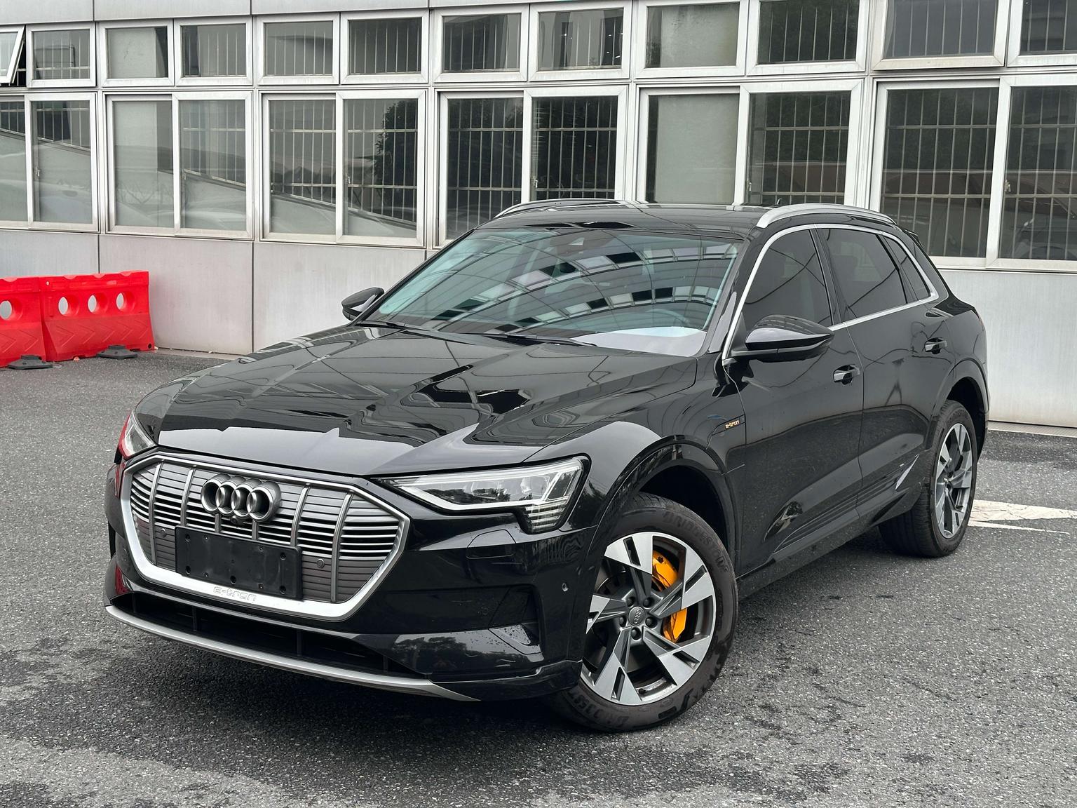 Audi e-tron 2019 55 quattro ji shu xing