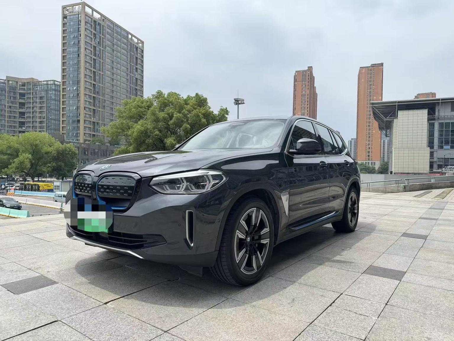 BMW iX3 2021 Leading