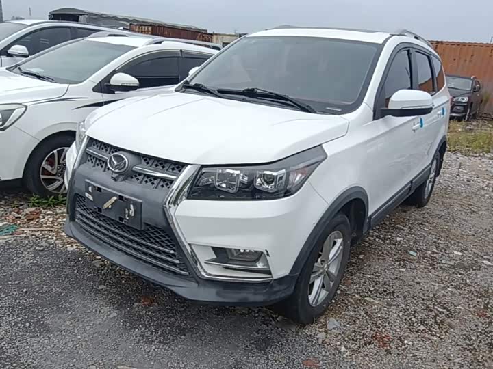 BAIC Huansu S3 2016 S3L 1.5L МКПП Премиум