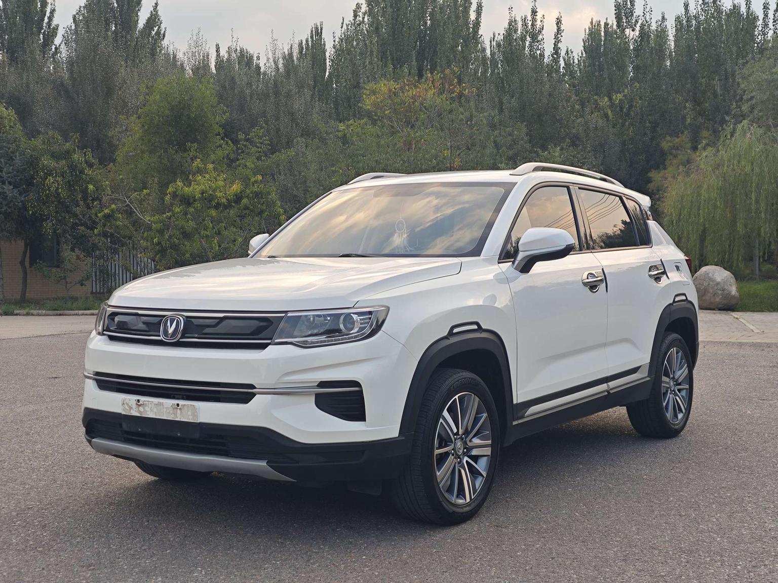 Changan CS35 PLUS 2018 1.6L МКПП chang lian ban guo V