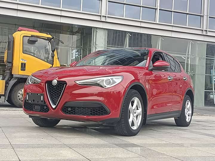 Alfa Romeo Stelvio si tan wei 2017 2.0T 200HP jing ying ban