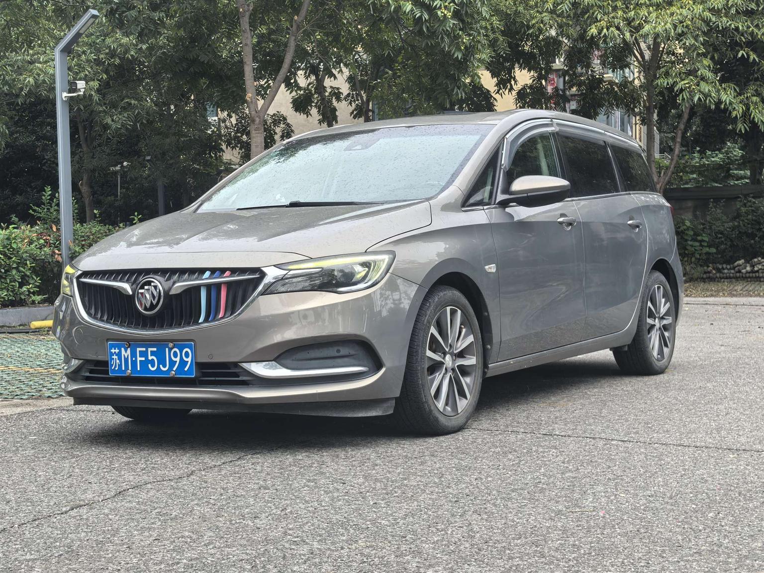 Buick GL6 2018 18T 6 seats Премиум