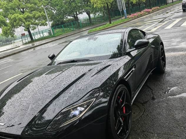 Aston Martin DB11 2019 4.0T V8 Coupe