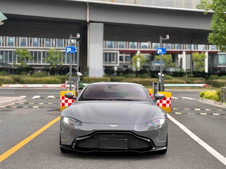 Aston Martin V8 Vantage 2022 4.0T V8 Coupe
