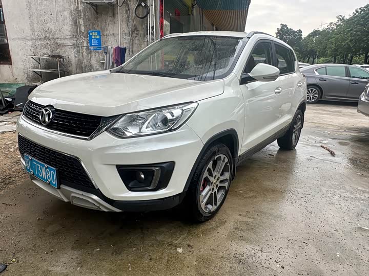 BAIC shen bao X35 2016 1.5L АКПП Luxury