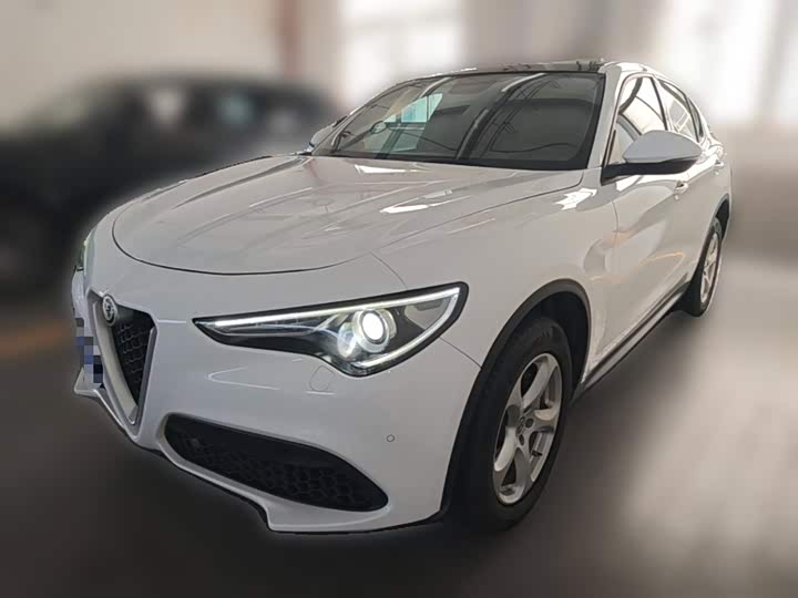 Alfa Romeo Stelvio 2017 2.0T 200HP jing ying ban