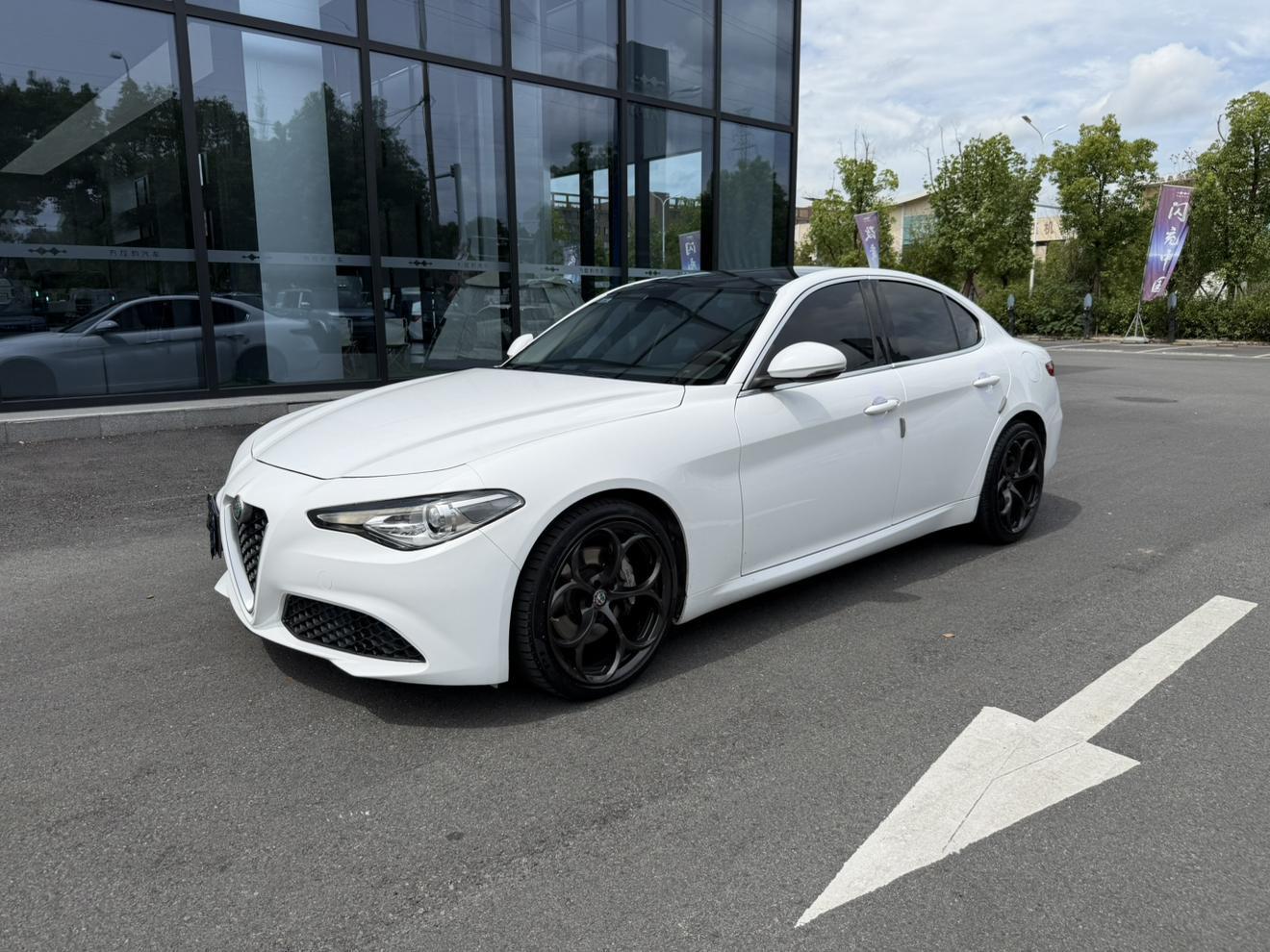 Alfa Romeo Giulia 2017 2.0T 280HP Luxury