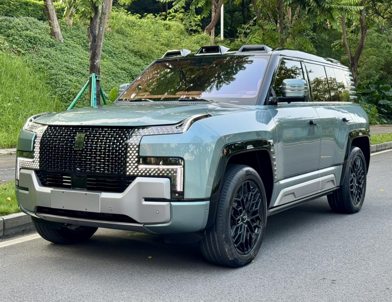 Yangwang U8 2023 Luxury