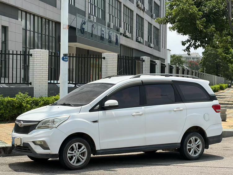 BAIC Huansu H3 2015 1.5L МКПП Комфорт