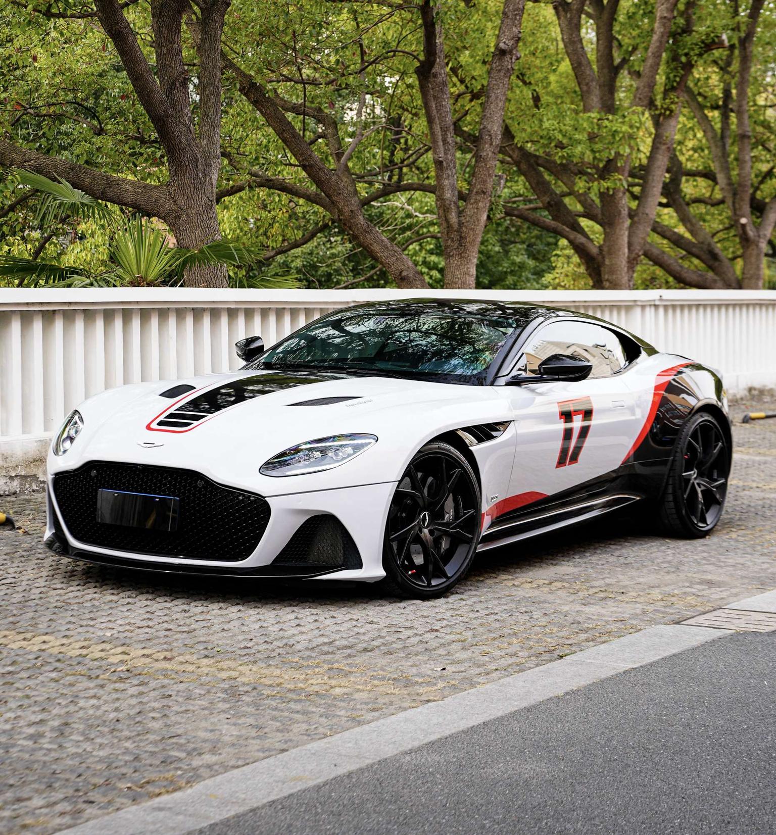 Aston Martin DBS 2019 DBS Superleggera V12 Coupe