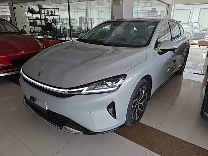 Baojun xiang jing 2025 cha hun 140km biao zhun ban