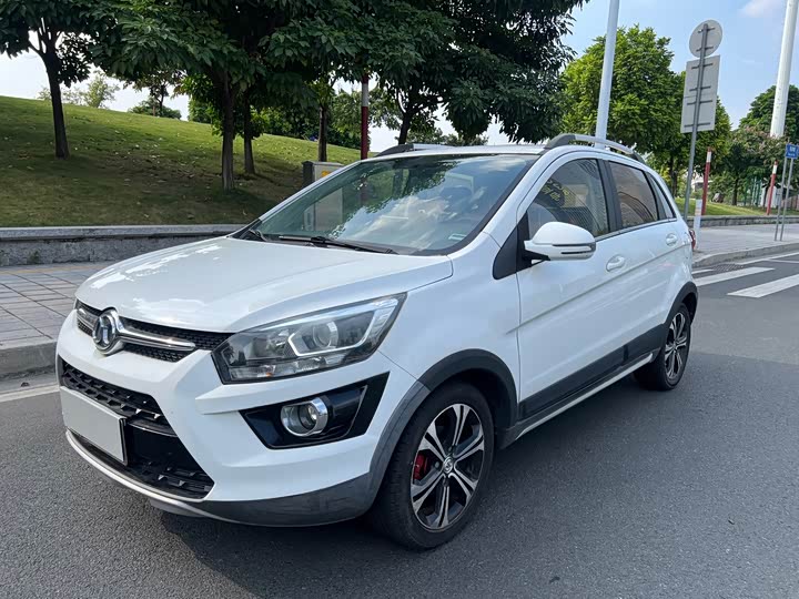 BAIC Senova X25 2015 1.5L МКПП Elite