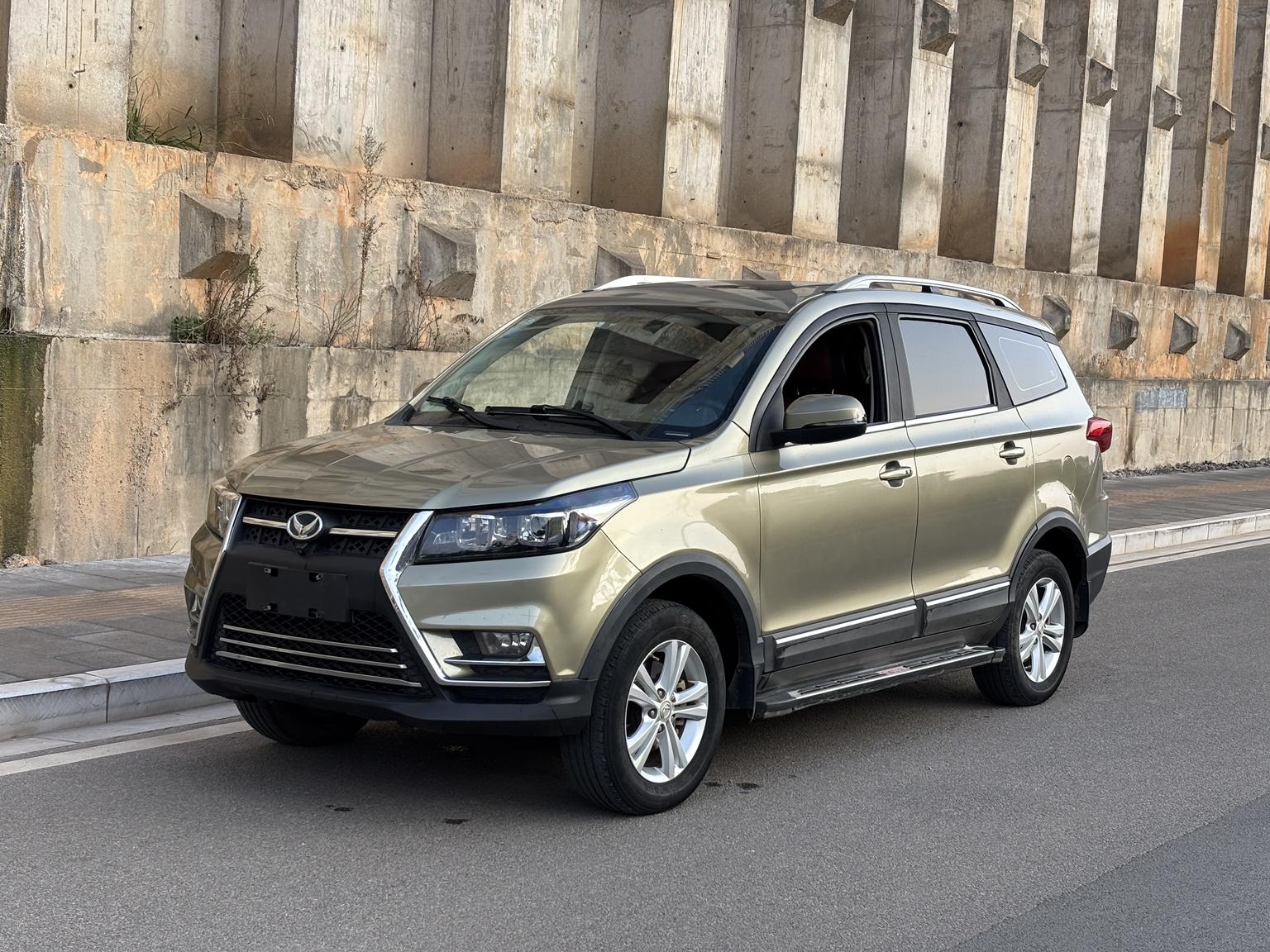 BAIC Huansu S3 2016 S3L 1.5L МКПП Премиум