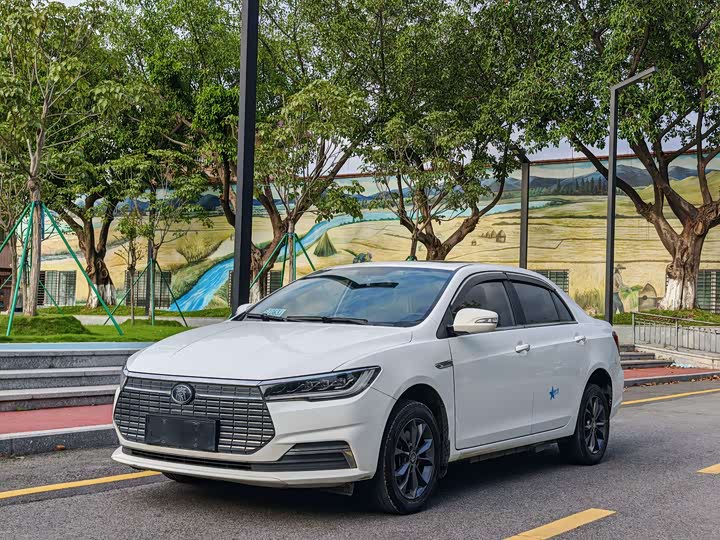 BYD Qin 2019 chu xing ban