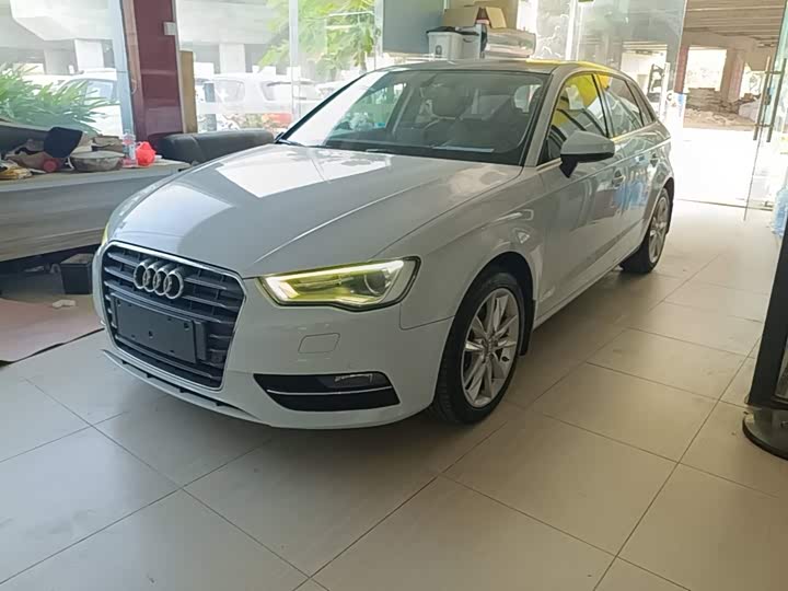 Audi A3 2014 Sportback 35 TFSI АКПП Комфорт