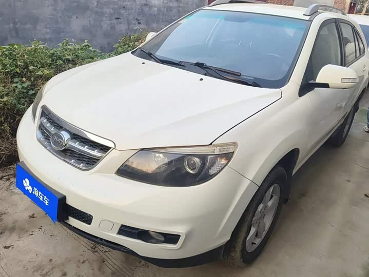 BYD S6 2014 2.0L МКПП Люкс 5 seats