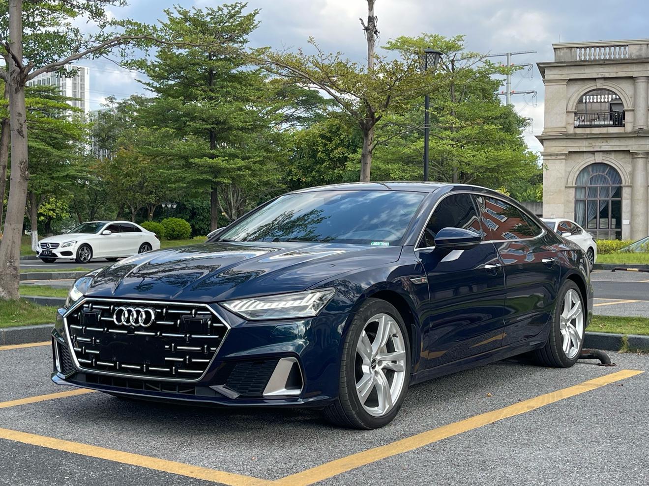 Audi A7L 2022 45 TFSI S-line zhu meng wei lai ban