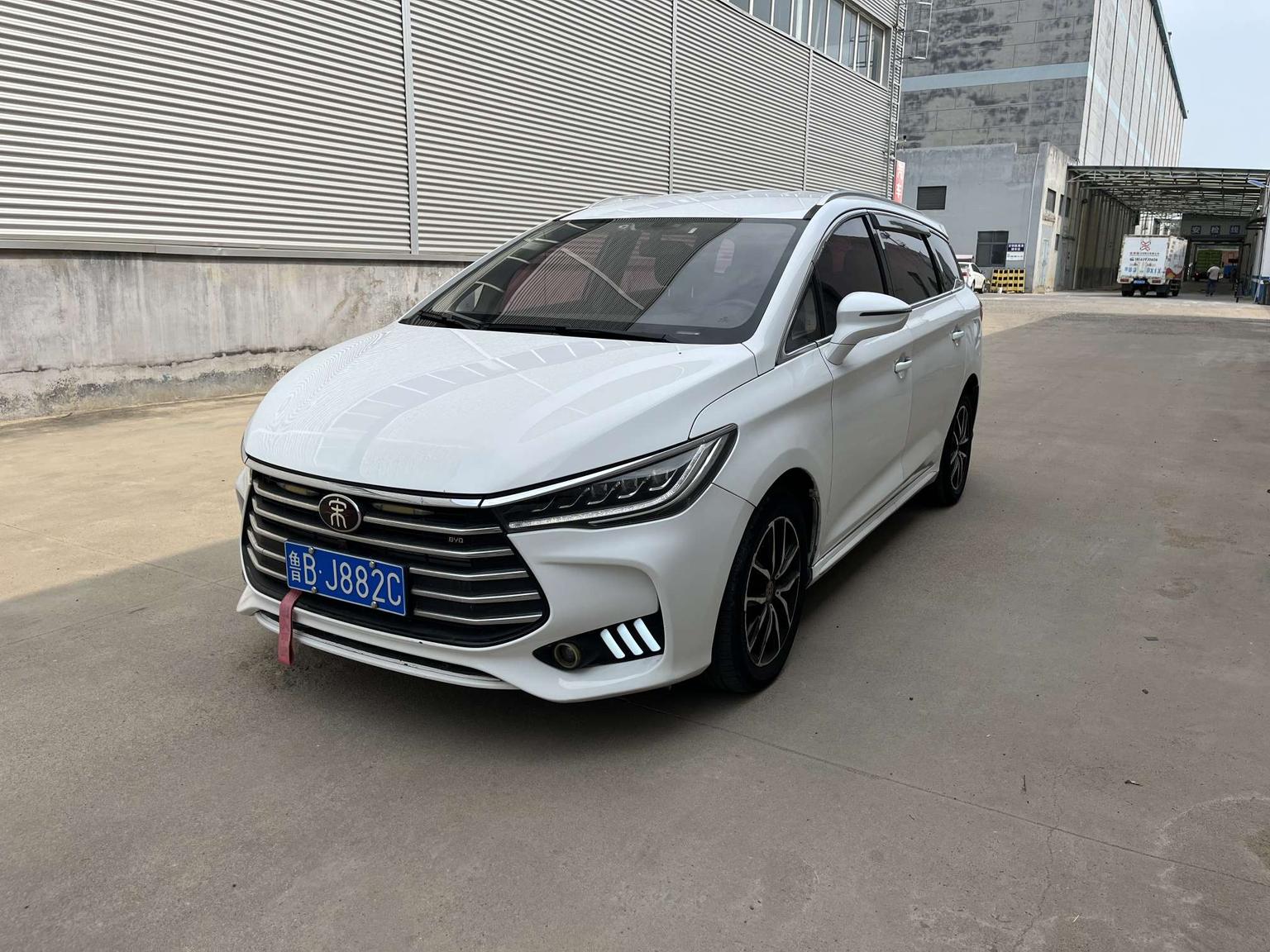BYD Song MAX 2017 1.5T АКПП zhi lian Люкс 7 seats