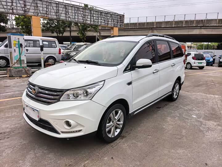 BAIC Huansu H3 2016 H3 F 1.5L МКПП Люкс