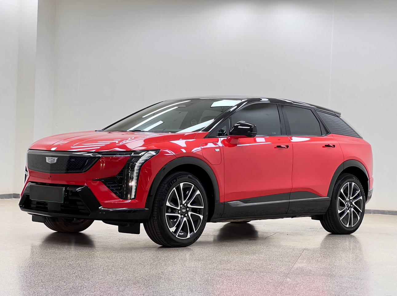 Cadillac Optiq 2024 AWD zhang xu hang ban