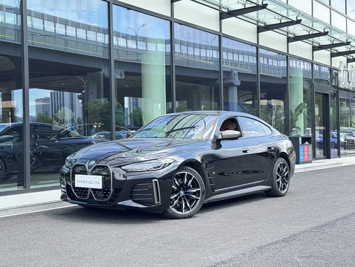 BMW i4 2022 M5 0
