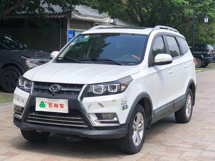 BAIC Huansu S3 2016 S3 L 1.5L МКПП Премиум