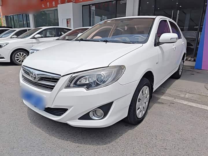 Toyota hua guan 2013 1.6L МКПП zhuo yue ban