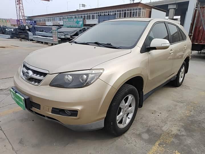 BYD S6 2014 2.0L МКПП Люкс 5 seats