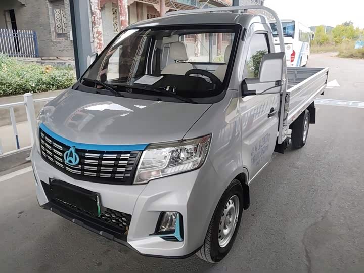 Changan Kuayue xin bao T3 EV 2024 dan pai Luxury lan ban che