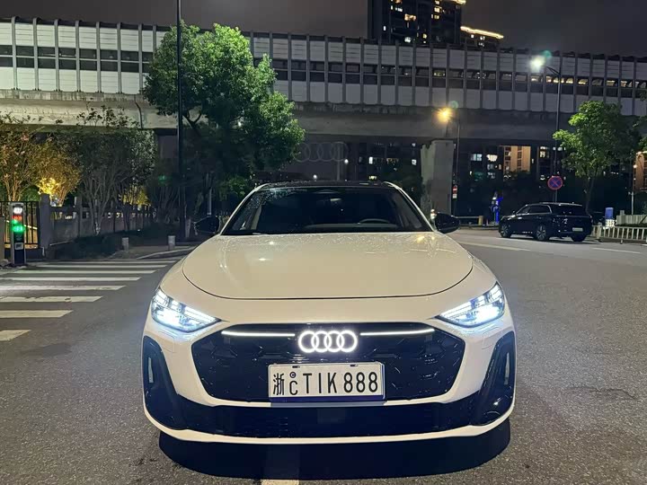 Audi A5L 2026 2.0T yun dong ban