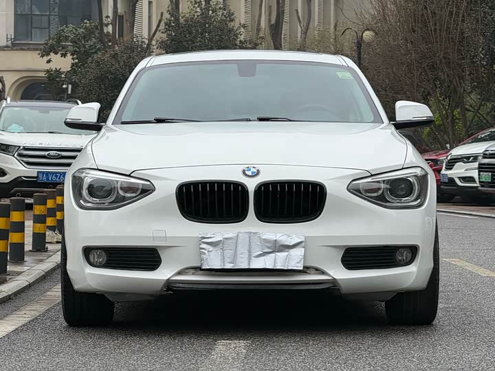 BMW 1 Series 2013 gai 118i Leading