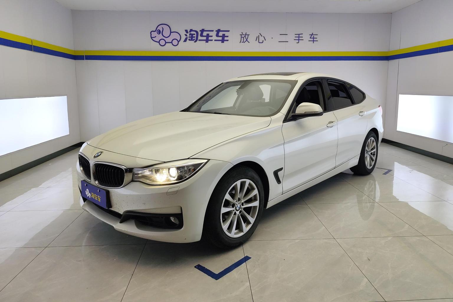 BMW 3 Series GT 2014 320i Leading