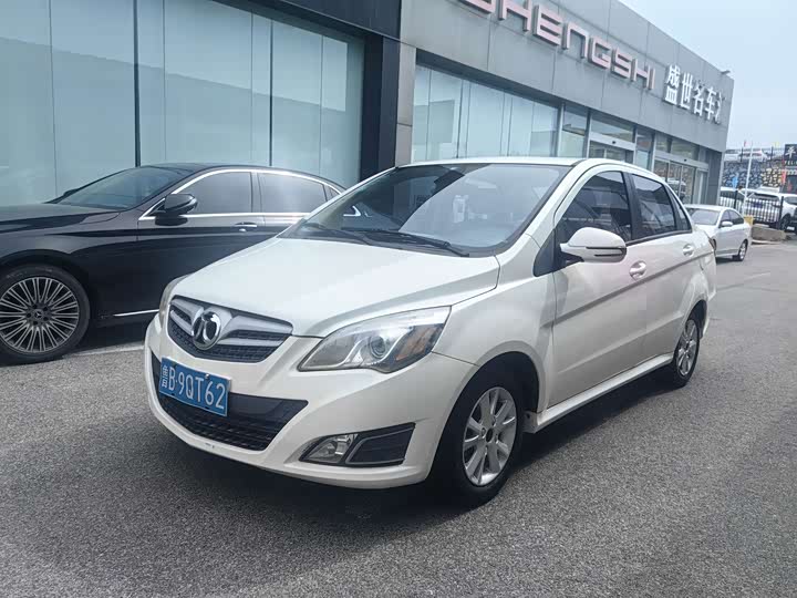 BAIC E xi lie 2013 san xiang 1.5L АКПП le shang ban