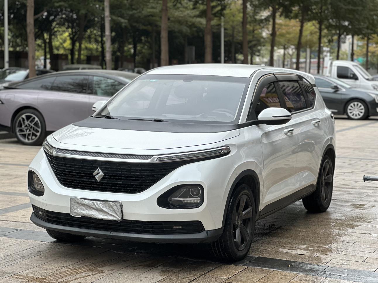 Baojun RM-5 2019 1.5T МКПП 24 xiao shi zai xian Elite 7 seats
