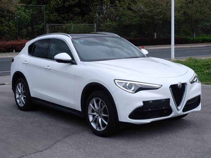 Alfa Romeo Stelvio si tan wei 2017 2.0T 200HP Luxury