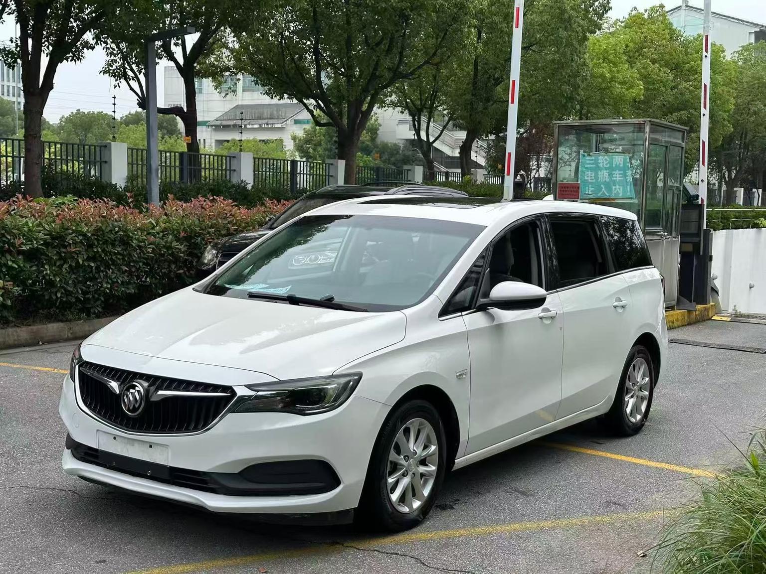 Buick GL6 2018 18T 6 seats Премиум